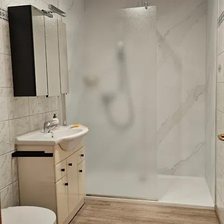 Vanessa - - Διαμέρισμα *